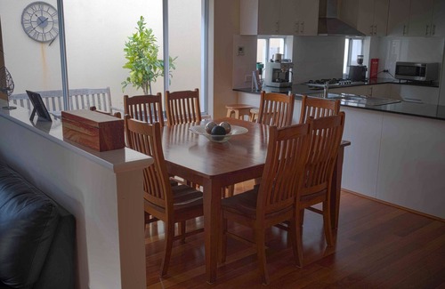 North Coogee House | South Beach House Close to Fremantle