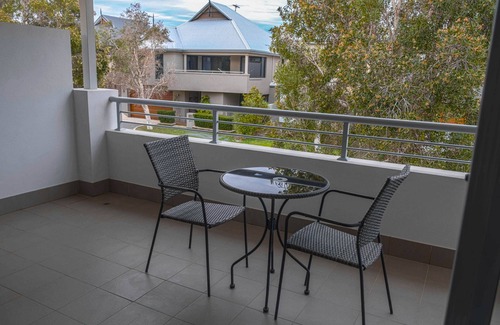 North Coogee House | South Beach House Close to Fremantle
