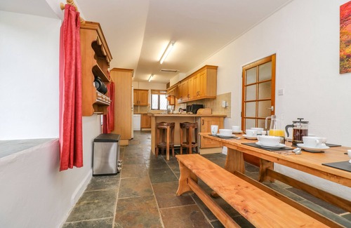 Liskeard House | SOUTH BODUEL FARMHOUSE, pet friendly, with open fire in Liskeard
