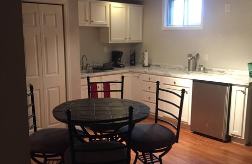 Devil's Thumb - Rolling Hill House | South Boulder 2 BR Apartment (option for 5 BR home) - 30 day min