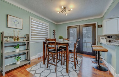 South Euclid House | South Euclid Home 10 Minutes to Cleveland Clinic