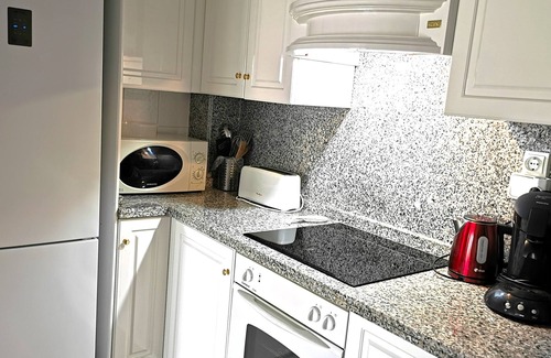 Orihuela Costa Apartment | South Facing Apartment renovated in 2024, Wifi, TV, close to everything.