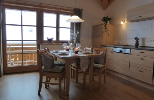Bolsterlang Apartment | South-facing apartment with uninterrupted mountain views! Wonderfully calm! WiFi free.