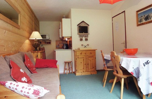 Meribel-Mottaret Apartment | South-facing flat with balcony