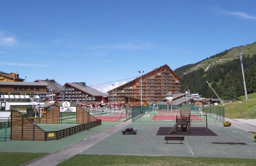 Meribel-Mottaret Apartment | South-facing flat with balcony