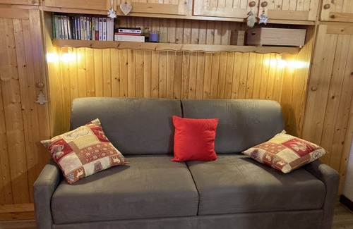Allos Apartment | South-facing mountain studio