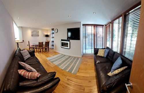 Winchester House | South House offers high comfort self-catering accommodation for up to 6 people,