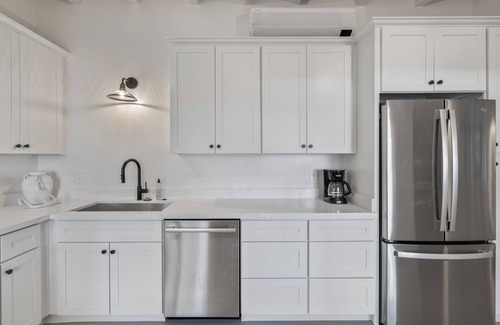 Lakeside Park Apartment | South Lake Chalet #1-Boutique Suite-Minutes to Heavenly & Lake Tahoe