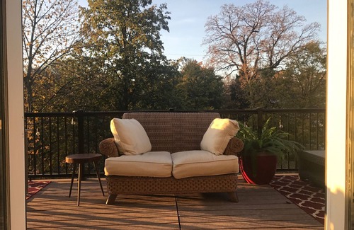 Linden Hills Apartment | South Minneapolis Treetop Unit - 2 Blks From The Lake Calhoun And Lake Harriet