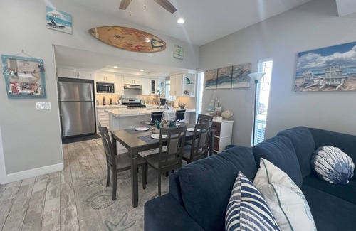 South Mission Beach Condo | South Mission Beach.Steps to the Beach & Bay!