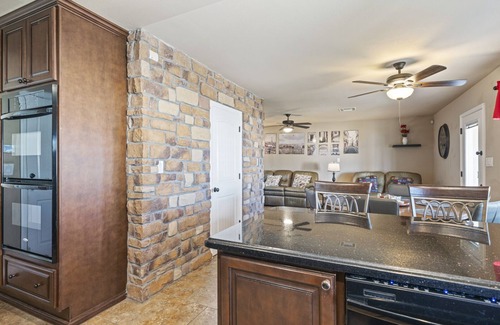 Desert Foothills Estates House | South Mountain Retreat - Free Heated Pool, Tesla outlet, RV Parking