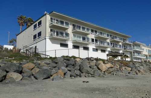 South Oceanside Condo | South Oceanside Beach Front Condo w/Private Upper Beach 2 Bedrooms/2 Full Baths
