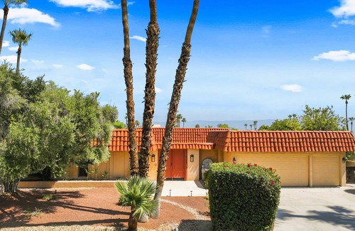 Palm Desert House | South Palm Desert Oasis – 3bdrm+ Home w/Private Pool & Spa by El Paseo!