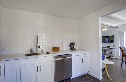 South Mission Beach Condo | South Shore Gem | Ocean View, Patio, BBQ