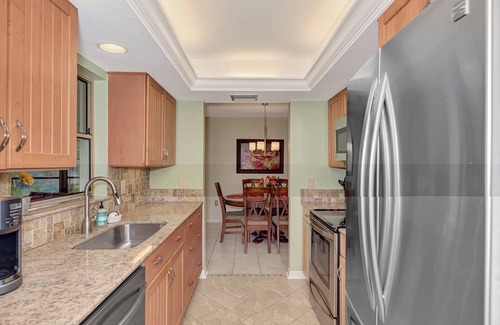 South Venice House | South Venice Pet-Friendly ~ Close to Local Beaches!