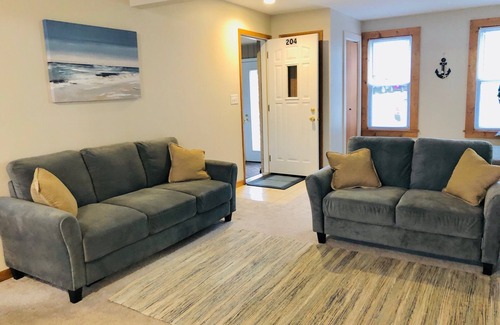Michigan City Apartment | South Wind, walk to the beach, zoo, & more!