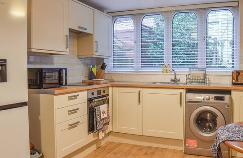 Rake Cottage | South Wing Coldharbour Park Farm