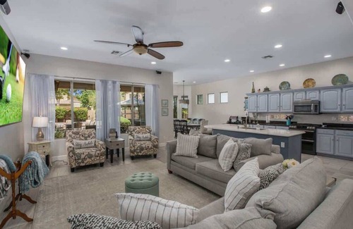 Paseo Crossings House | SouthChandler, Spa, 3BR/2.5 Bath