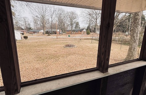 Arcadia House | Southern Charm! A cozy 4-bedroom house with laundry and WiFi in Spartanburg.