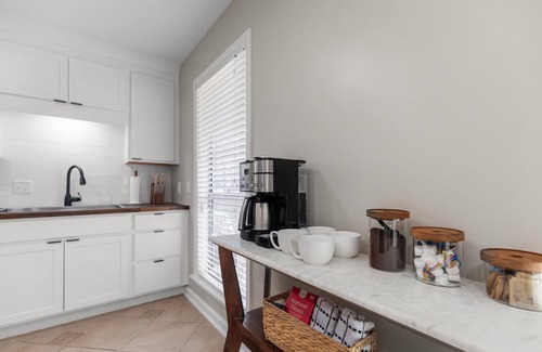 Dothan House | Southern Charmer! New Renovation, 3 Bed/2 Bath, Game Room, Dog Friendly, In The Heart Of It All!