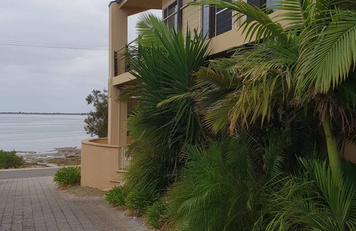 Yorke Peninsula House | 'Southern Comfort' on the Bay at stunning Point Turton on Yorke Peninsula in SA.