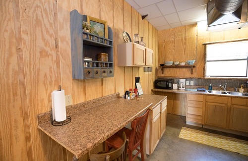 Murfreesboro Cabin | Southern Comfort Cabin- minutes from the river and the lake!