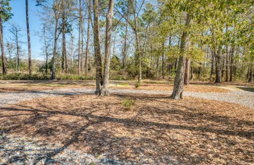 Moultrie House | Southern Farm House 4 Br 4 Bath