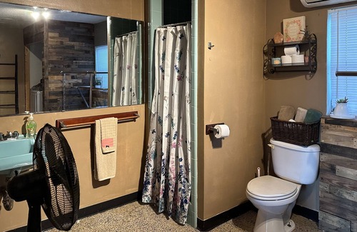 Eagle Lake House | Southern Style Cozy Home,10 Minutes from Lego Land!