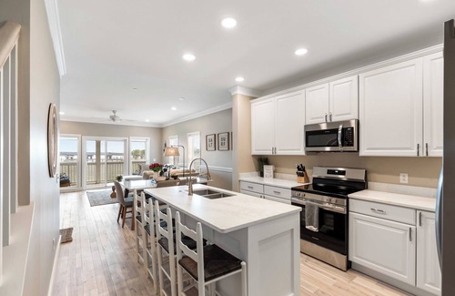 Waters Edge House | Southern Tides At Folly/On Water/1 Block to Downtown/Walk To Beach/Pool
