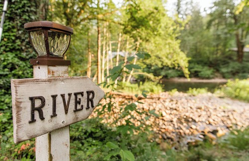 North Bend Cabin | SouthFork Serenity Enchanting Riverfront Cabin with Large Deck - Pet-Friendly!