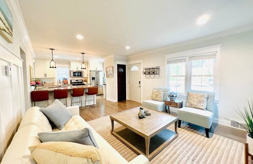 South St. Paul House | Southie Paradise: Minutes to Xcel Energy Center