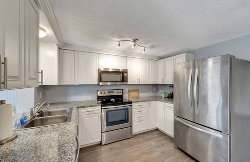 South Venice House | Southland Breezy Dreams - 10 Minutes to beach