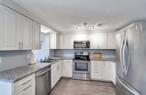South Venice House | Southland Breezy Dreams - 10 Minutes to beach