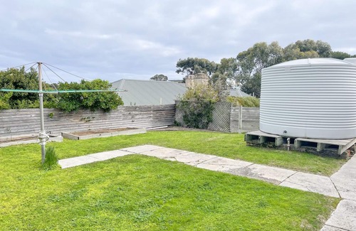 Wangolina House | Southolme - Pets welcome - Outside & Laundry Only. Holiday on a budget!