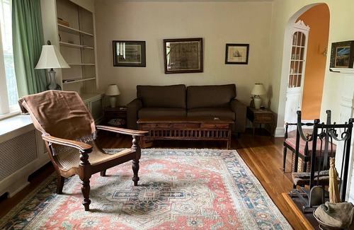 Southport House | Southport Charm! Steps away from town!