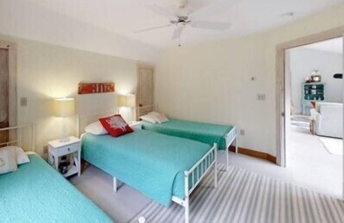 Southport House | Southport Island Cottage- Walkable to Cozy Harbor