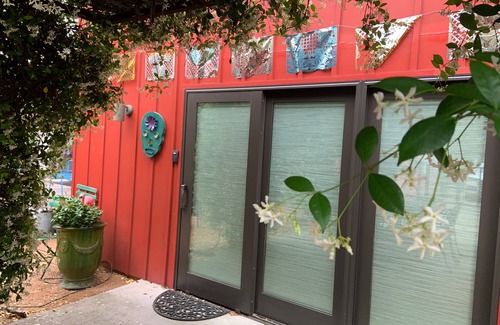 Southtown Cottage | Southtown Guest Cottage is a perfect location to enjoy historic San Antonio.