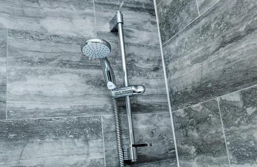 Southwell Apartment | Southwell 3-Bed Near Racecourse, Minster and Trails