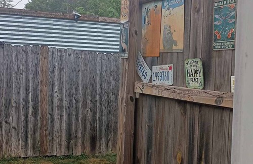 Fairfield Apartment | Southwest Retreat Private Pet friendly, fenced in yard 7min off I-64.