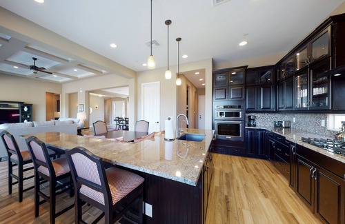 Dove Mountain House | Southwestern stunner with enclosed yard, pool, putting green, & grill