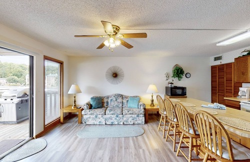 Village of Four Seasons Condo | Southwood Shores 103C - 1 Bdrm Waterfront Condo