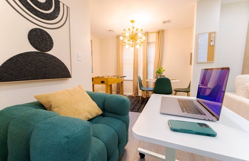 East Orange House | Sovereign Cottage-Parking , Self Check-in & Wifi