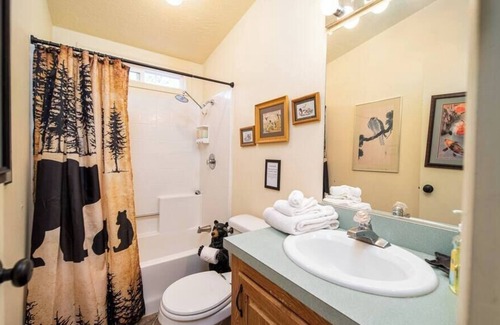Mariposa House | Spa, 40min-Yosemite, 10min-Town, Mule Deer Lodge