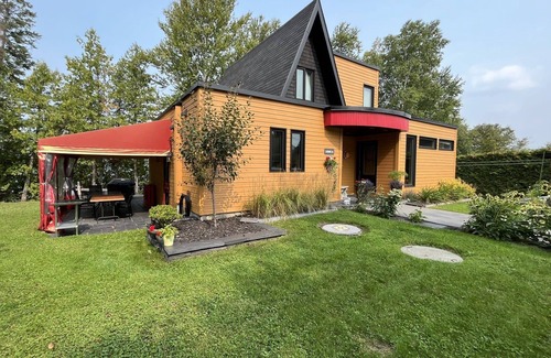 Pohenegamook Ski Chalet | Spa and Lake | Chalet Joy-ô