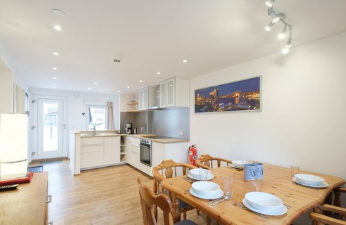 Schonbach House | Spacious holiday home with lots of privacy