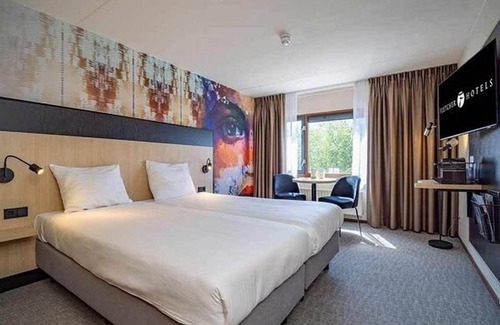 Bergen op Zoom Hotel | Spa-Focused Unit with Swimming Pool and On-Site Free Parking
