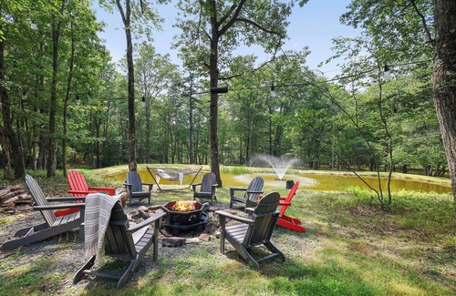 Albrightsville Ski Chalet | Spa-Like Rustic Retreat In Nature With Glass Barrel Sauna, Hot Tub & Pond!
