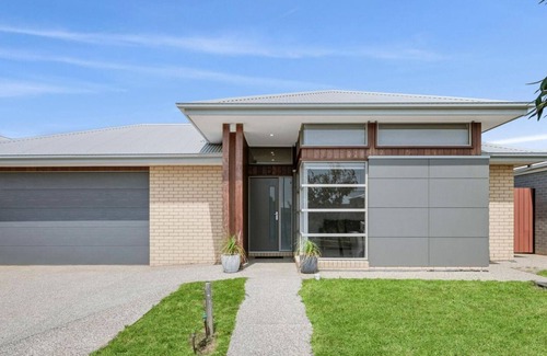 Ocean Grove House | Space, Style, and Serenity - Ocean Grove Beach House