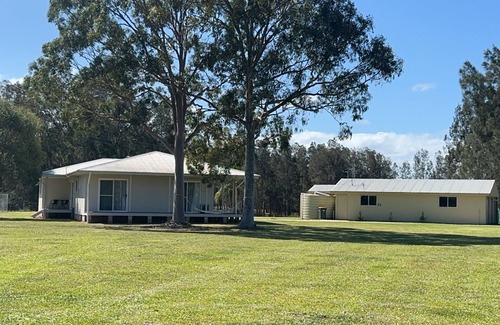 Oxley Island House | Space to be free