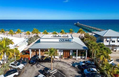 Deerfield Beach House | Spaces Sunny Oasis 4BR Retreat with 2 King Beds, Amazing Pool, near South Florida Beaches